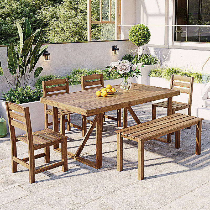 Ensemble de table et chaises d'extérieur