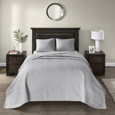 Twin/Twin Xl Grey Quilt - Pre-Washed Cotton Relaxation Charming Quilting Odor Elimination Treatment Serenity Graceful Reduction System