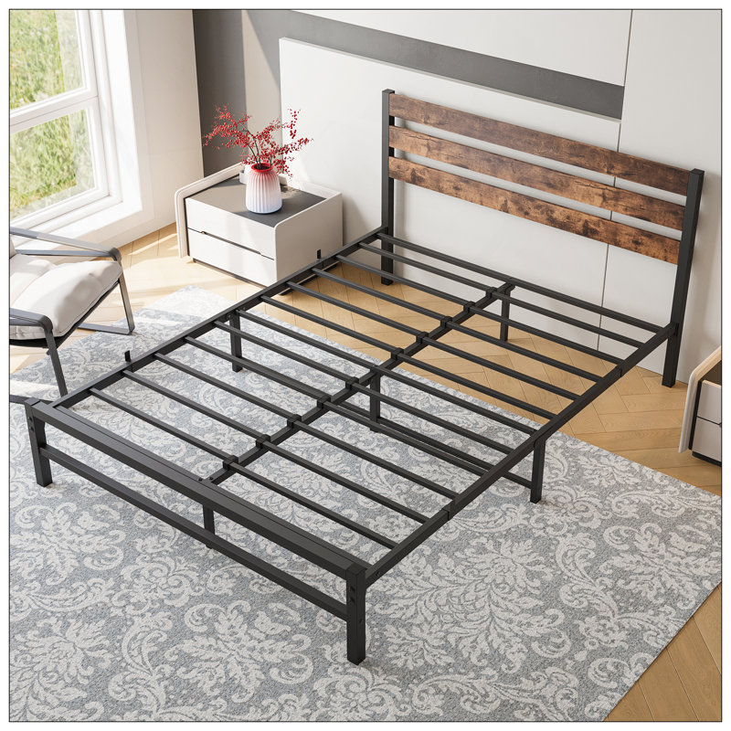 Base de lit plateforme avec tête de lit en bois rustique rétro, sommier à lattes en métal robuste, aucun sommier brun rustique requis