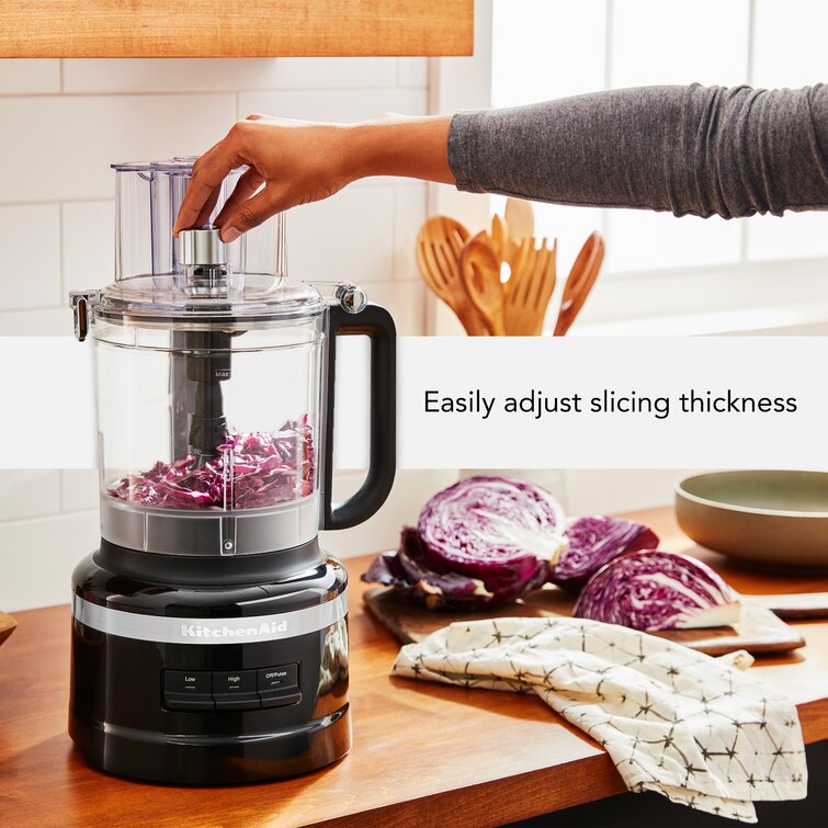 Look-Whats-New KitchenAid Cookware Display – Fixtures Close Up