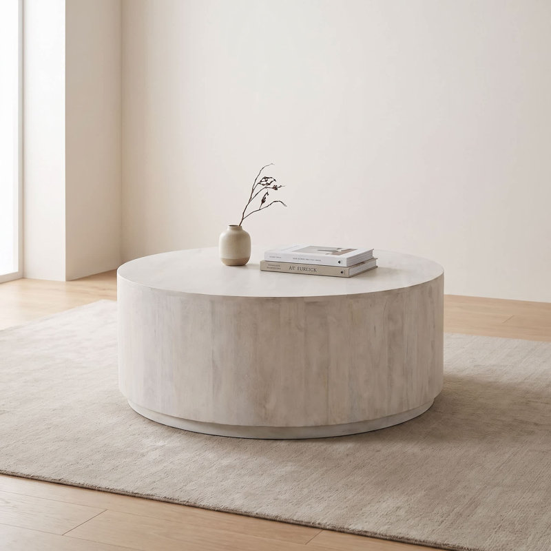Table basse ronde rustique de 42 po au design cylindrique sculptural, Blanc délavé