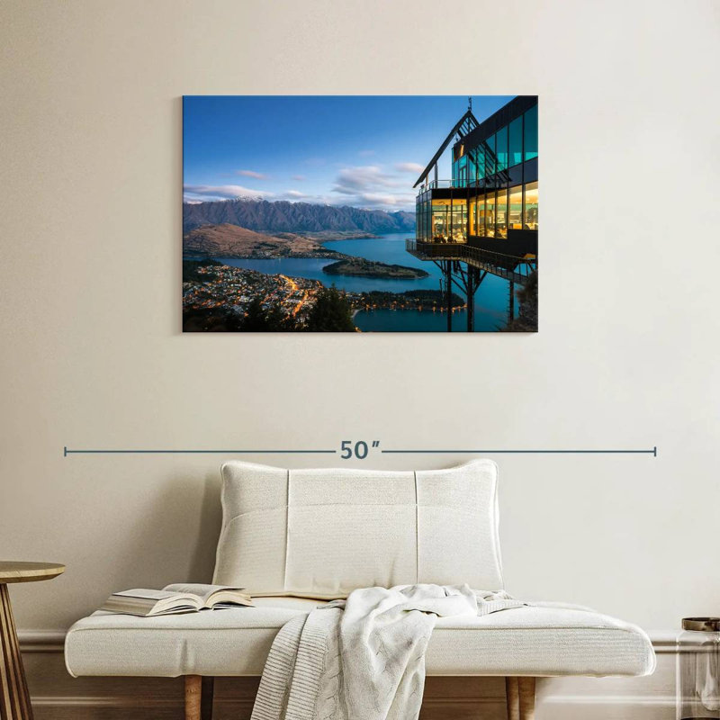 Queenstown Architecture, H 24 po x l 36 po