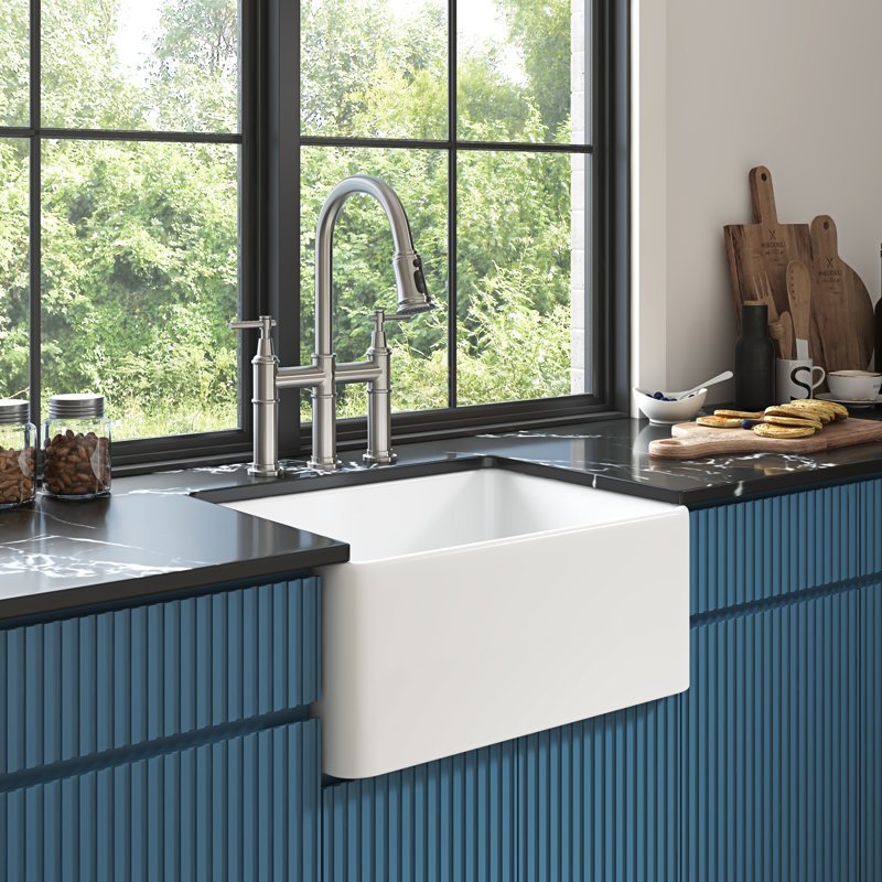 Cuisine sous-comptoir en céramique blanche avec tablier profond avec glacis, teinture et égratignure, encastrable 24 po, à décoloration, 18 po x 10 po x 24 po