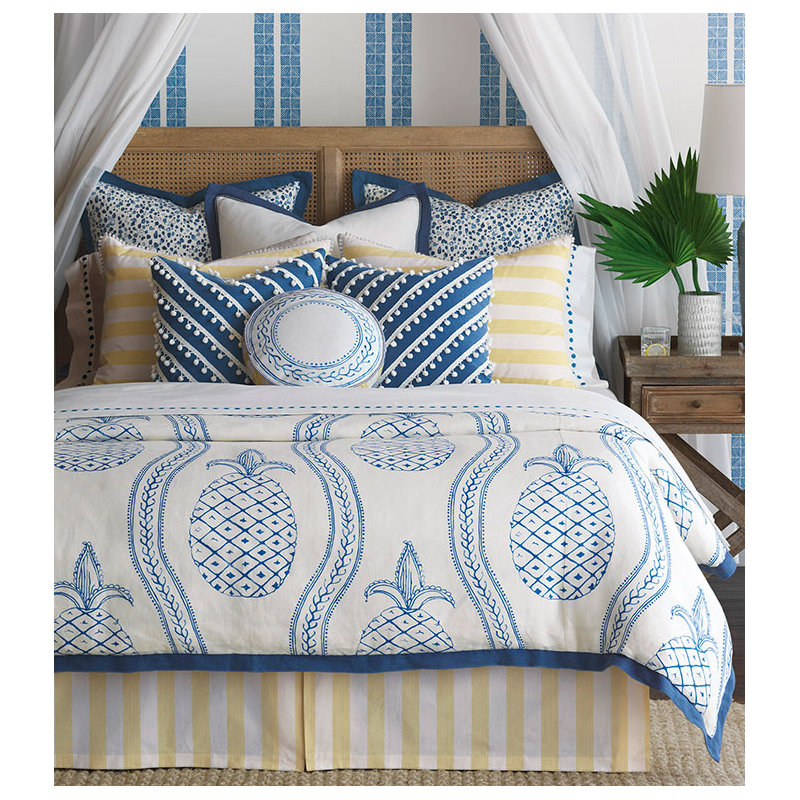 Pineapple Bobble Comforter