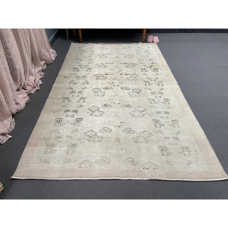 Tapis beige 58,7 x 97,6 po