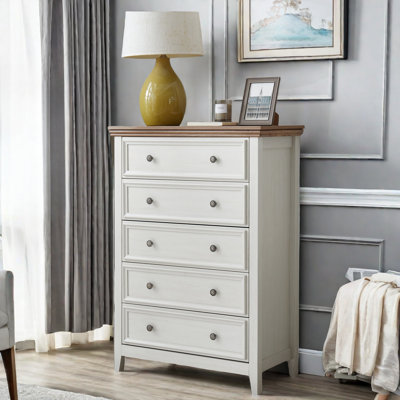 Commode Hallstein avec 5 tiroirs, poignées en métal et surface en grain de bois