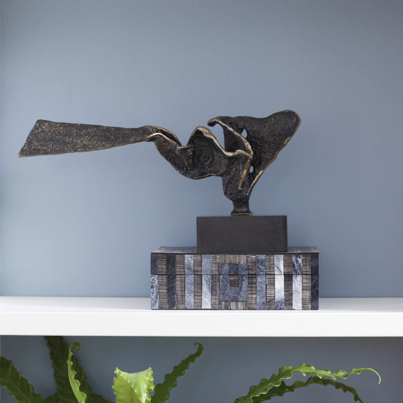 Squall Figurines & Sculptures