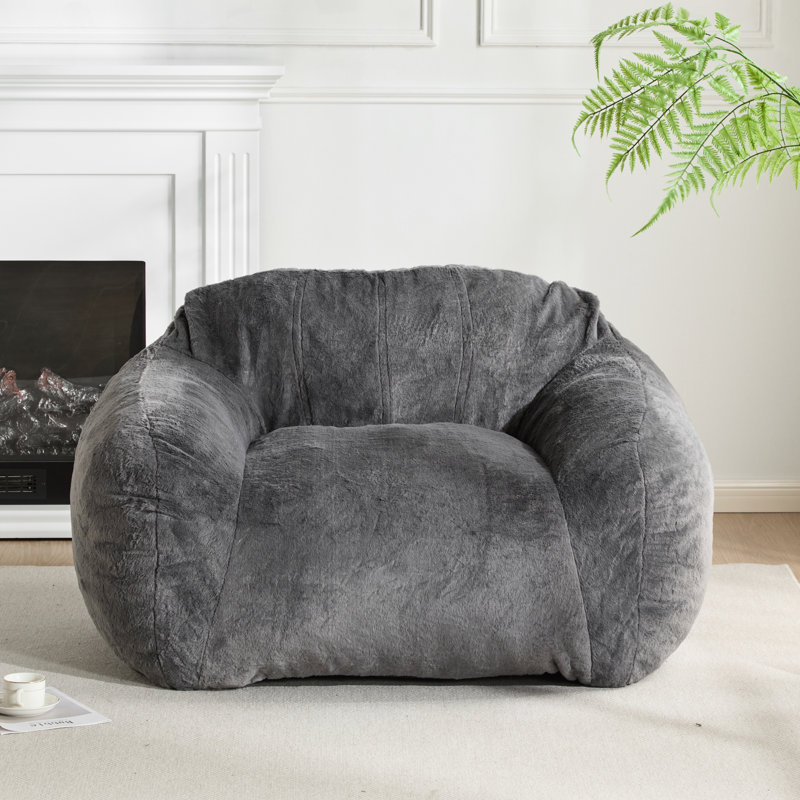 Fauteuil à billes gris en fausse fourrure, mousse déchiquetée pour des sièges de soutien dans différents cas d'utilisation et cruauté