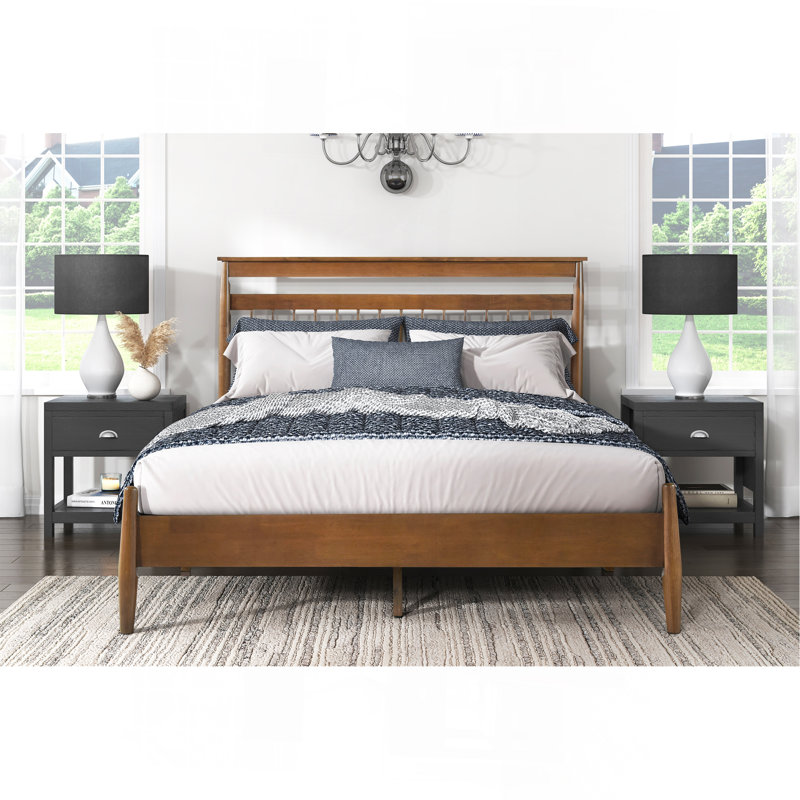 Lit plateforme dans une boîte de style transitionnel avec finition bois de châtaignier, Très grand lit