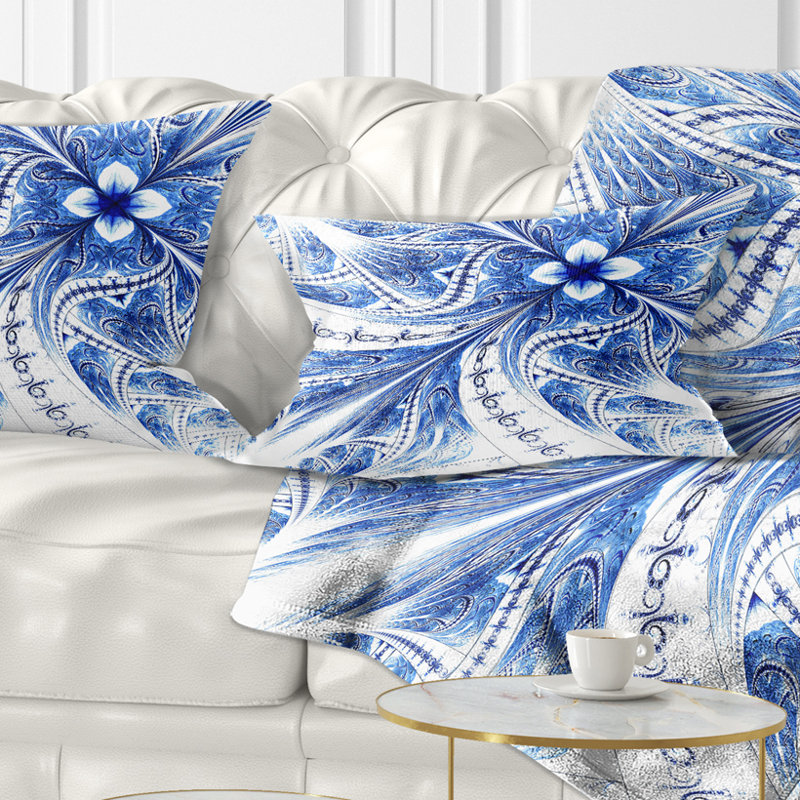 Oreiller imprimé floral à motif floral fractal bleu clair