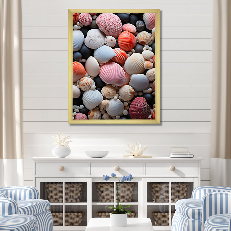 Coquillage rose sur la plage - impression, Encadrement doré, H 44 po x l 34 po x P 1,5 po