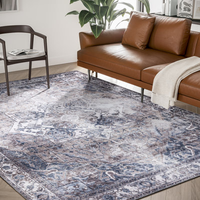 Tapis brun à motif oriental