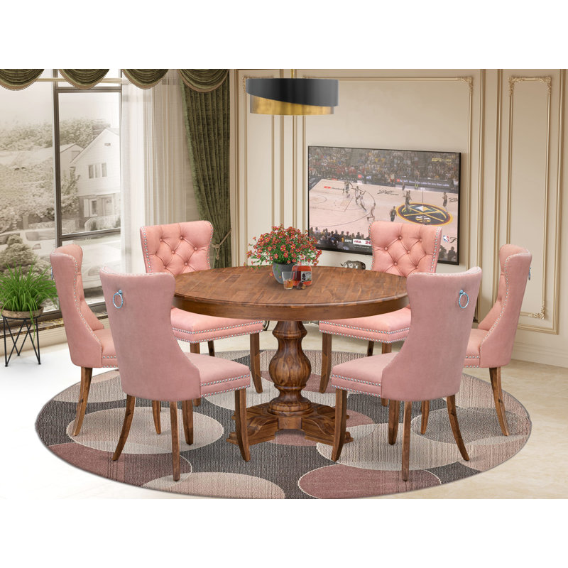 L'ensemble de salle à manger 7 pièces comprend une table et 6 chaises de salle à manger rembourrées en polyester beige avec dossier capitonné, noyer antique