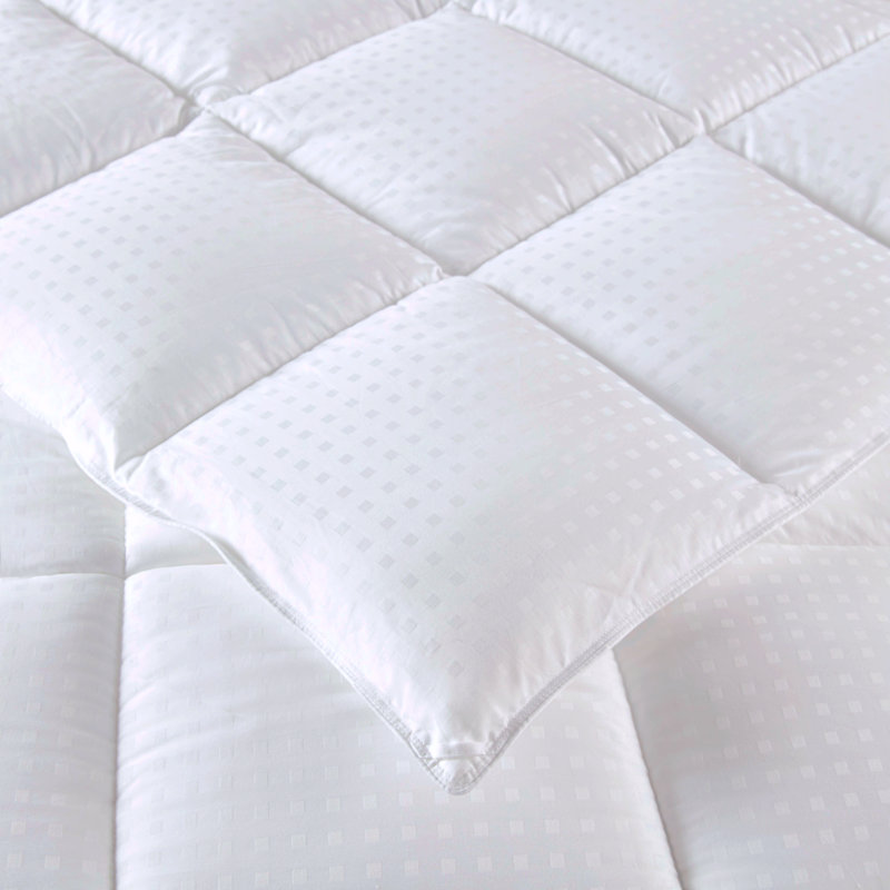 Cotton Machine Woven Comforter, Queen Comforter