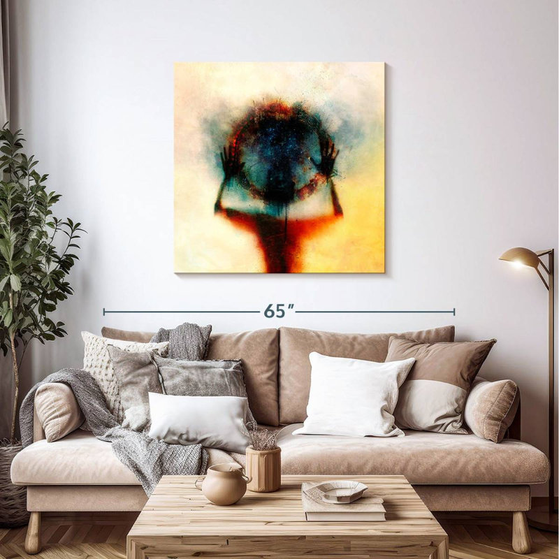 Kelan Closer, 39" H x 39" W