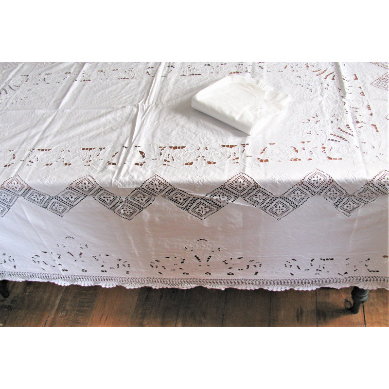 Nappe Cutwork, L 108 po x l 72 po