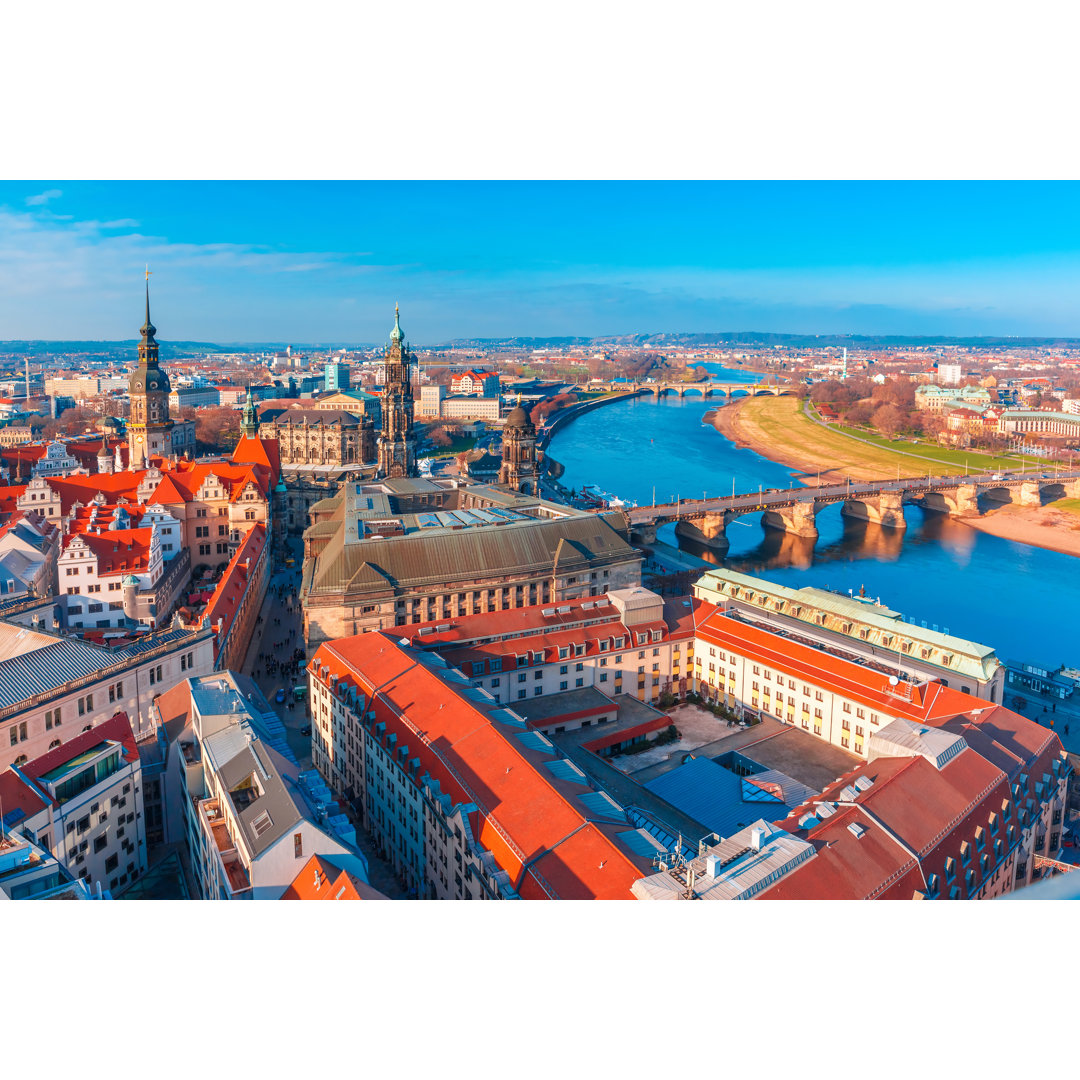 Dresden, Deutschland von KavalenkavaVolha - Kunstdrucke auf Leinwand