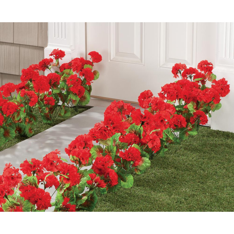 OakRidge All-Weather Red Geranium Bush