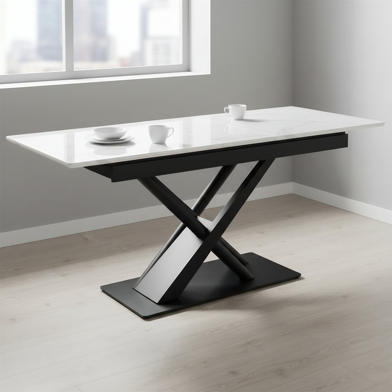 Pieds de table géométriques en forme de X peints en métal avec un plateau en stratifié à motif de marbre blanc, convenant aux cuisines modernes ou aux salles à manger.