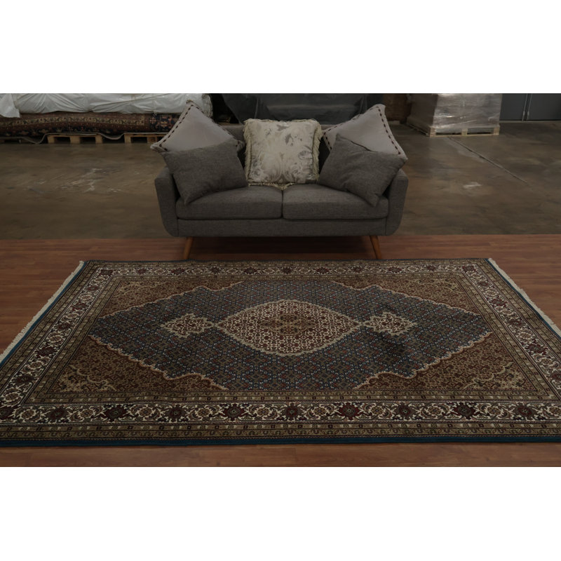 Tapis traditionnel luxueux 6 x 9 avec médaillon central orné