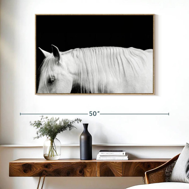 Blanc sur noir I, Cadre flottant en bois naturel, 40 po x 27 po