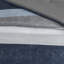 Édredon simple à rayures avec draps bleus / gris. Tissu. Rembourrage. Édredon, 2 taies décoratives, 1 drap plat, taies d'oreiller ajustées. Convient à un matelas de 14 po ou moins. Lavable. Conception de drap. Microfibre. Bourre, machine