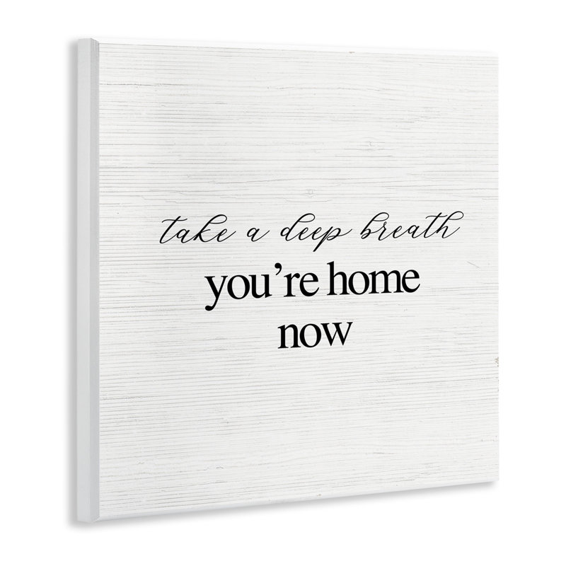 Art mural Home Home, phrase minimale par Daphne Polselli