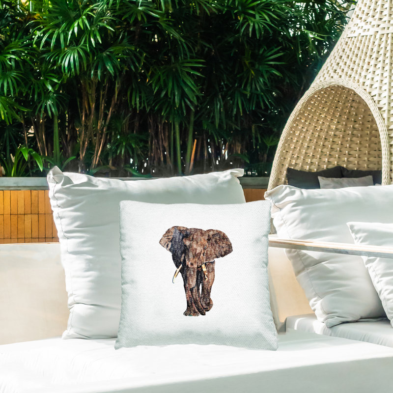 Coussin d'extérieur imprimé à motif d'éléphant Stamell Industries