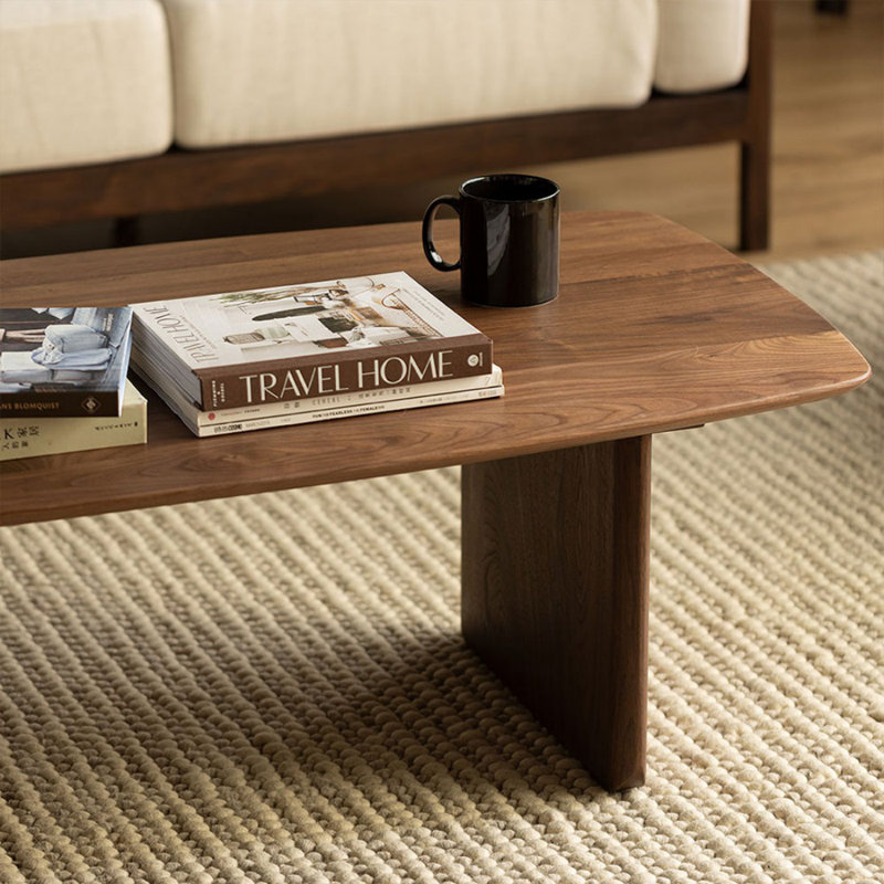 Table basse en noyer massif