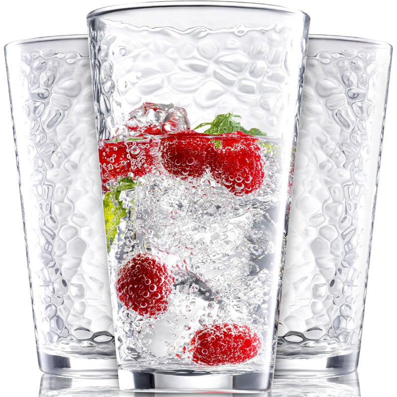 Verre à pied transparent transparent