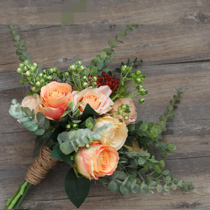 Arrangement floral mélangé champagne