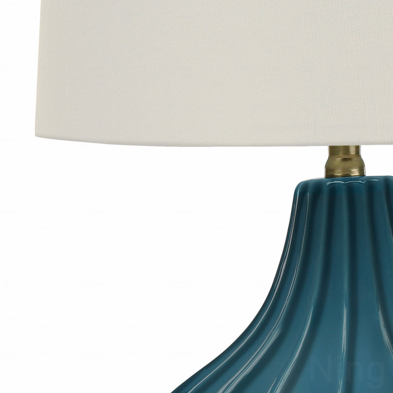Lampe de table - 24 po de hauteur, matériau en céramique bleue, ivoire et abat-jour crème