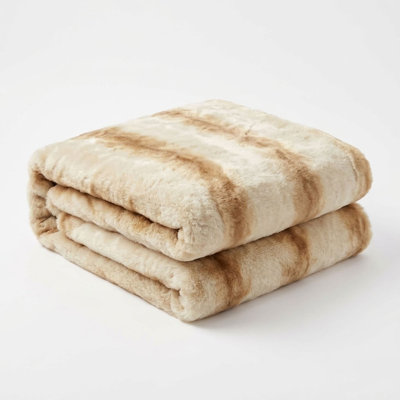 Snow Lynx Throw Blanket