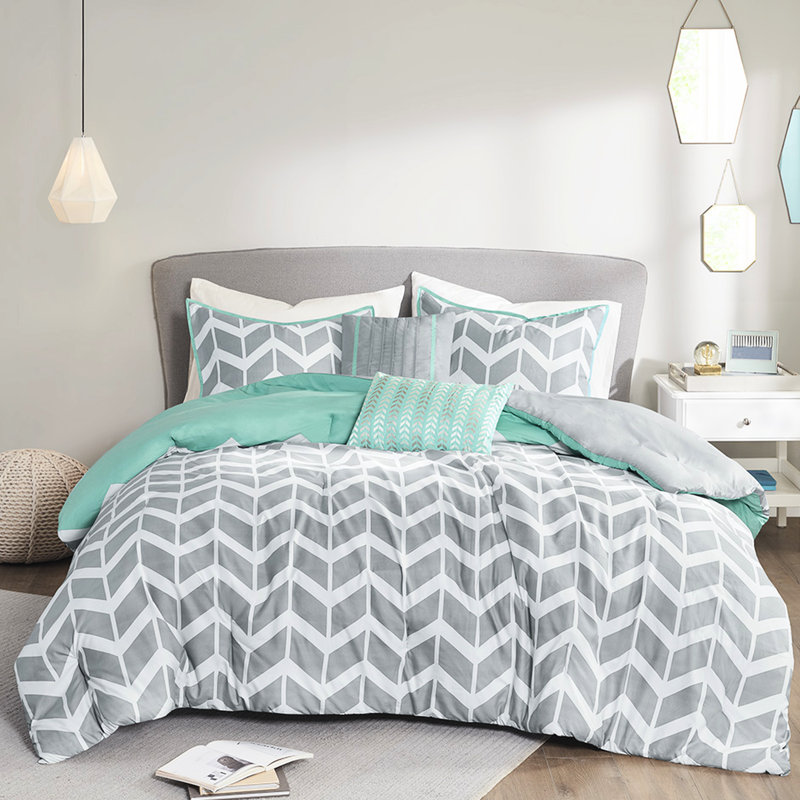 Gris et édredon pour une chambre à coucher élégante ornée de literie imprimée, Turquoise