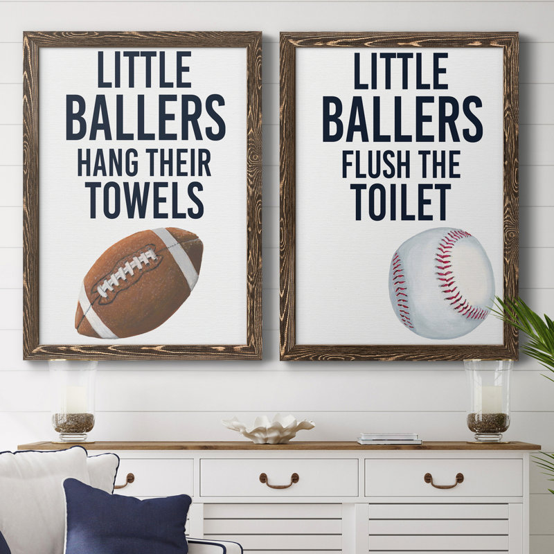 Little Ballers III - ensemble de 2 impressions encadrées, H 37,5 po x l 55 po x P 1,5 po, Toile avec cadre en noyer