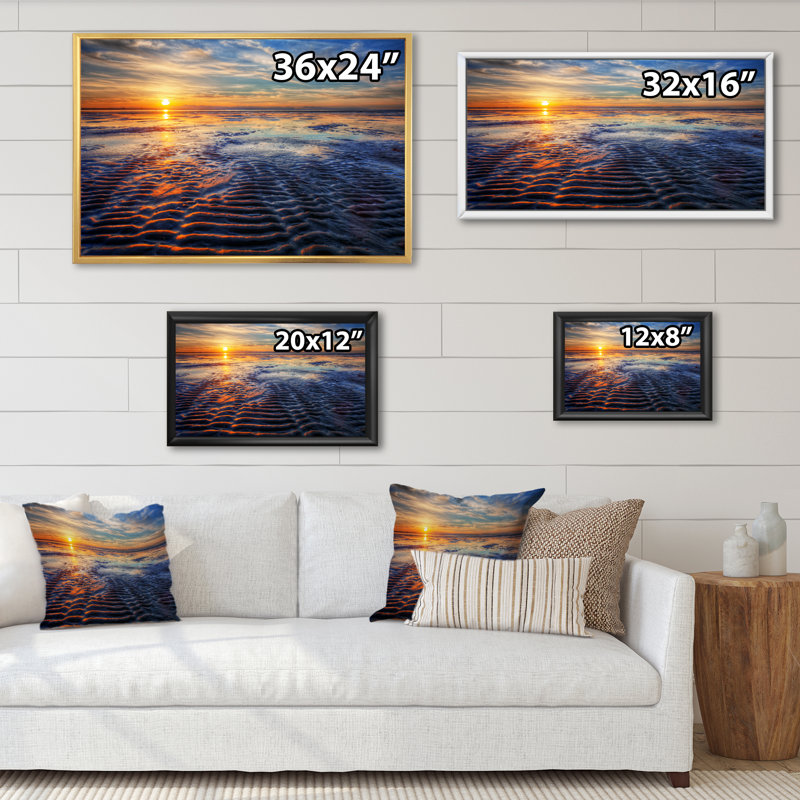 Coucher de soleil sur un beau ciel, H 12 po x l 20 po x P 1 po, Toile avec cadre flottant noir