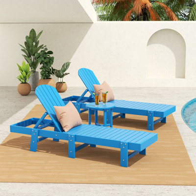 Altura Outdoor Chaise Lounge with Table