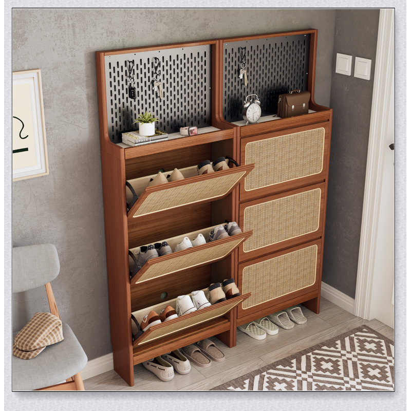 Armoire à chaussures en rotin pour entrée, étagère à chaussures autoportante avec 3 tiroirs rabattables et panneau perforé noir