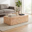 Ensemble de table carrée modulaire en bois aggloméré naturel avec esthétique Wabi-Sabi, polyvalente comme table basse, table d'appoint ou table de chevet avec trois tailles interchangeables.