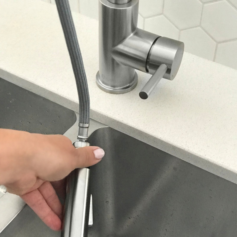 Tuyau de remplacement stylisé pour robinet de cuisine, gris