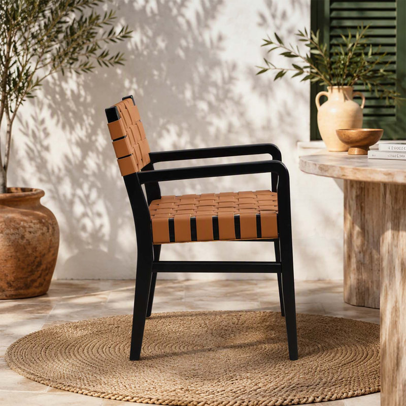 Ensemble de 2 chaises de salle à manger d'intérieur élégantes avec revêtement en cuir PU et bois d'hévéa, parfaites pour un décor industriel moderne et un confort d'assise optimal.