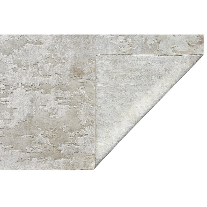 High-Quality Hand-Knotted Ivory And Beige Area Rug, Rectangle 5' x 8'