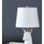 Lampe de table 20,5 po en résine blanche