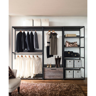 Fabriqué et placard avec des matériaux Surface de l'eau