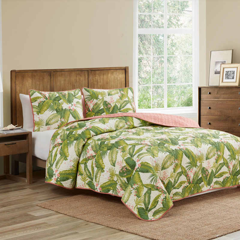 Tommy Bahama Aregada Dock Cotton Reversible Quilt Set, Ecru, Full/Queen Quilt + 2 Standard Shams