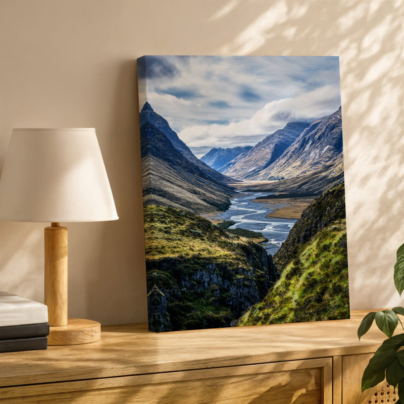 Toile, paysage de vallée époustouflante mettant en vedette des montagnes avec des textures robustes, H 30 po x l 30 po