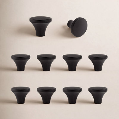 Paquet multiple de poignées rondes noires matte de 1-1 / 8 po Lancaster