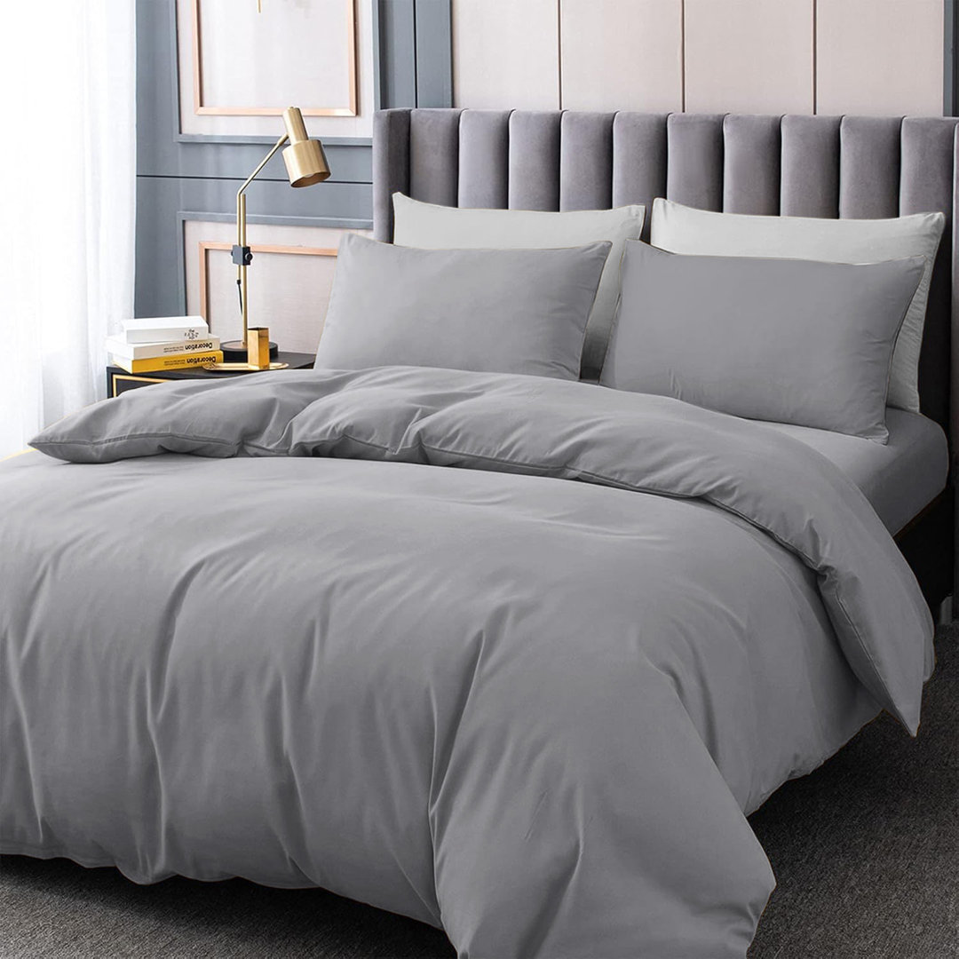4-Piece Microfiber Duvet Cover Set – Pillowcases & Fitted Sheet