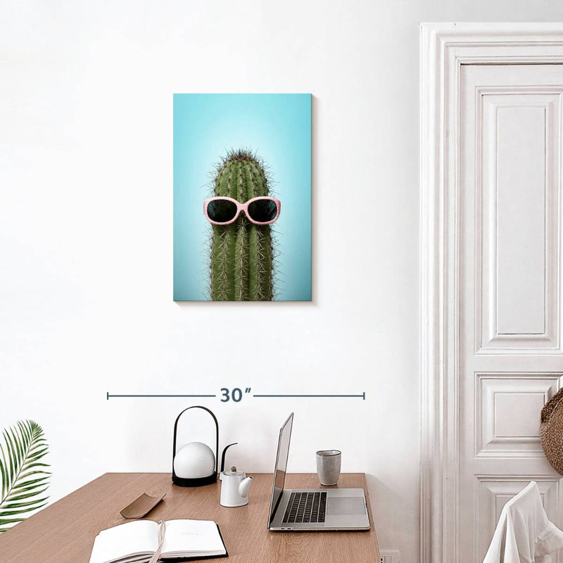 Cactus Harnek avec lunettes de soleil, H 24 po x l 16 po