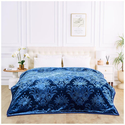 Arvelle Weighted Throw Blanket